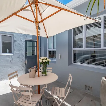 Contemporary Two Bedroom House In Greenpoint Kaapstad Buitenkant foto