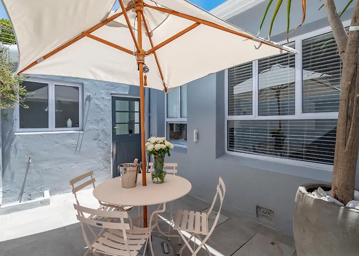 Contemporary Two Bedroom House In Greenpoint