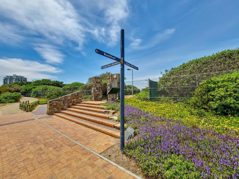Contemporary Two Bedroom House In Greenpoint *