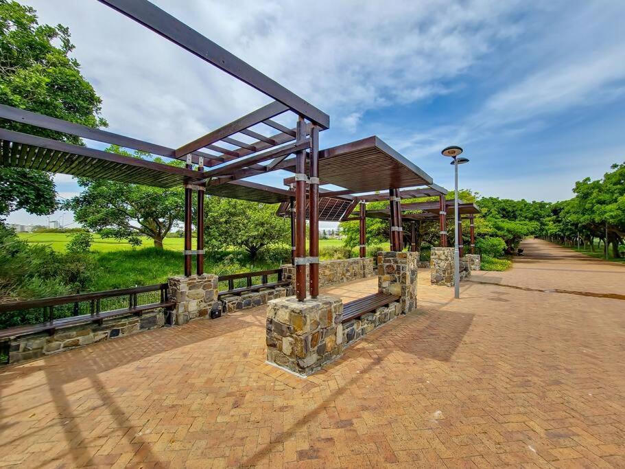 Contemporary Two Bedroom House In Greenpoint *