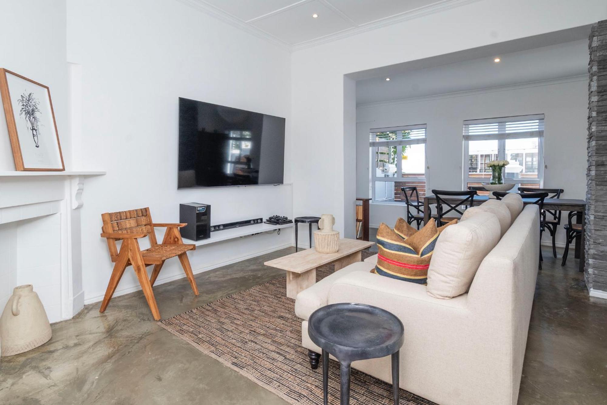 Contemporary Two Bedroom House In Greenpoint * Kaapstad